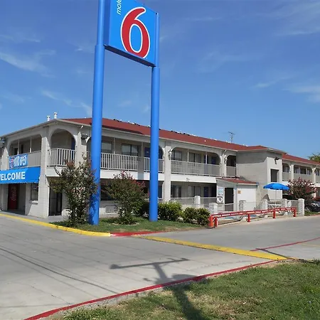 Motel 6 San Antonio, Tx - Frost Bank Center